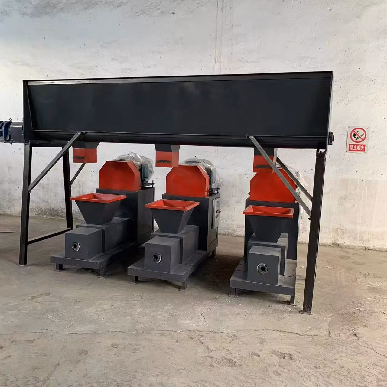Wood Sawdust Coconut Husk Coffee Husk Rice Husk Block Briquette Billet Extruder Line